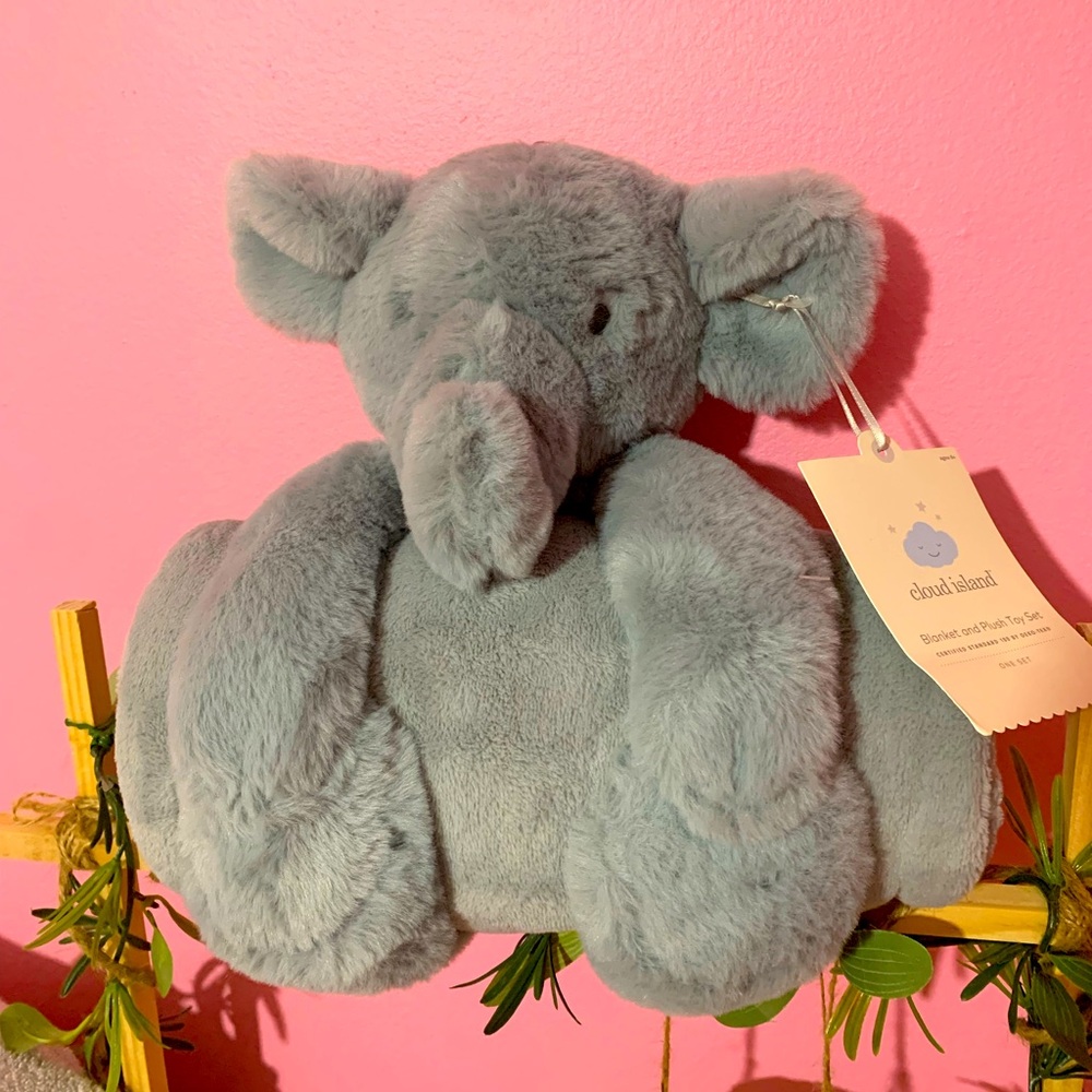 Baby blanket with stuffed elephant